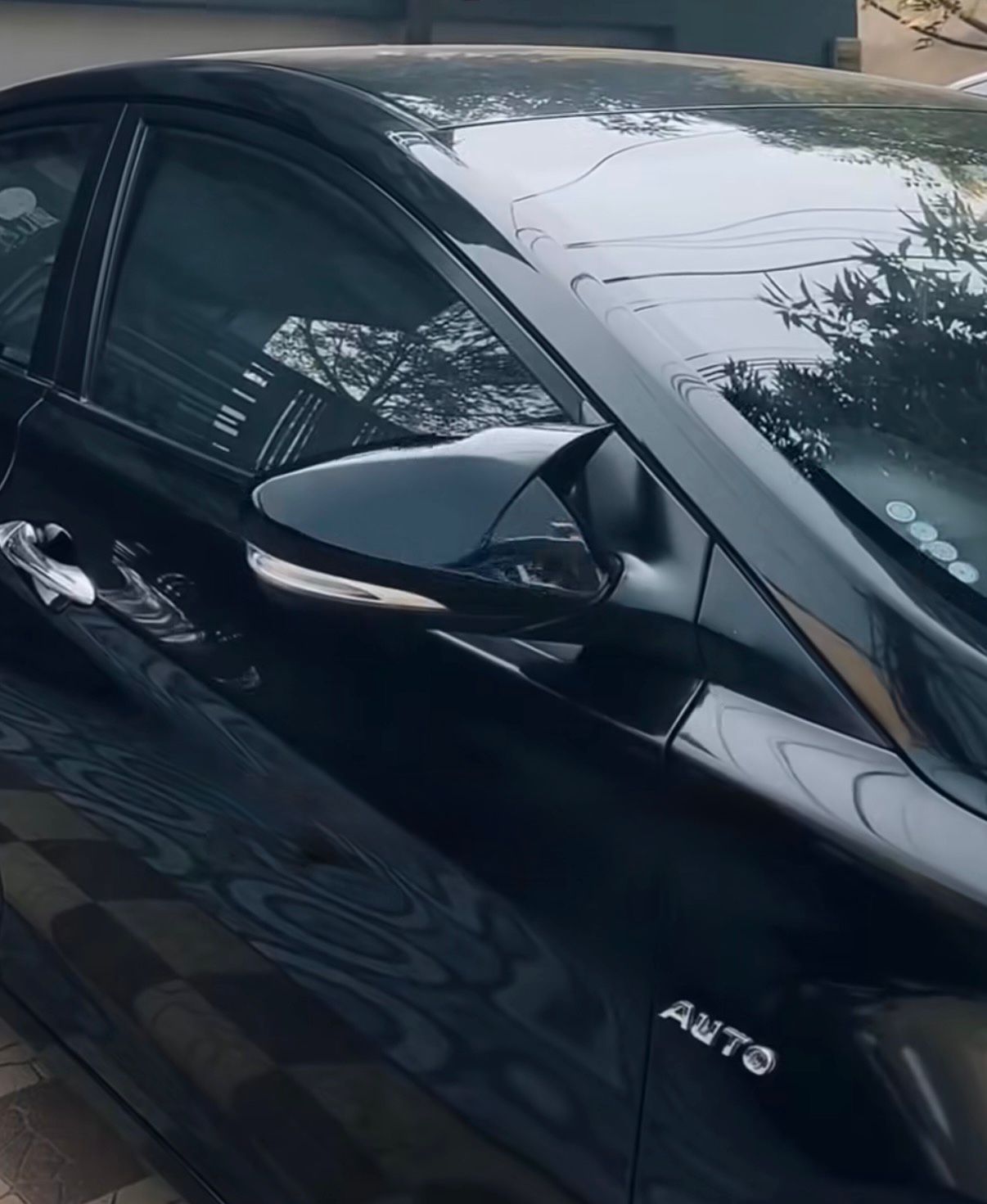 Shark sereis mirror caps for Verna Fluidic, first gen Eelantra